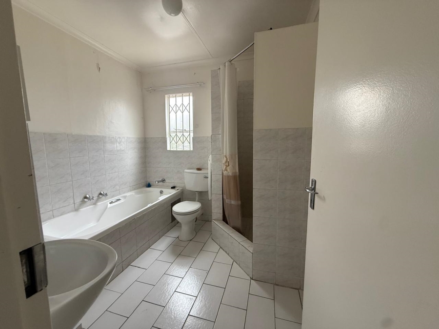 2 Bedroom Property for Sale in Safari Gardens North West